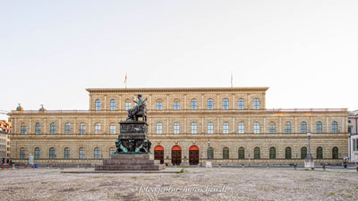 Königsbau der Residenz - Klenze Leo von